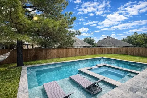 15 Twig Corner Creek Tomball TX 77375