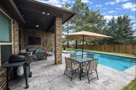 15 Twig Corner Creek Tomball TX 77375