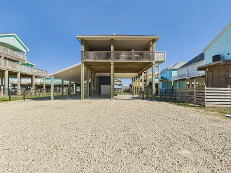 842 Main Street Crystal Beach TX 77650