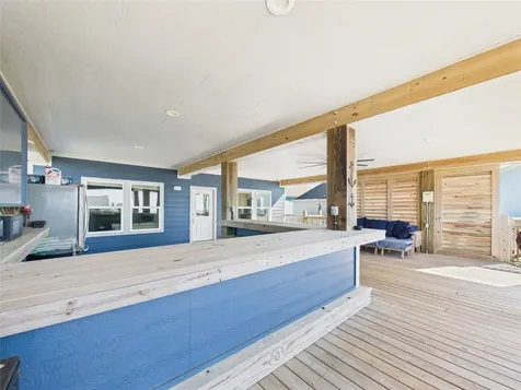 842 Main Street Crystal Beach TX 77650