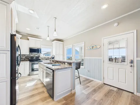 842 Main Street Crystal Beach TX 77650