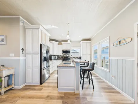 842 Main Street Crystal Beach TX 77650