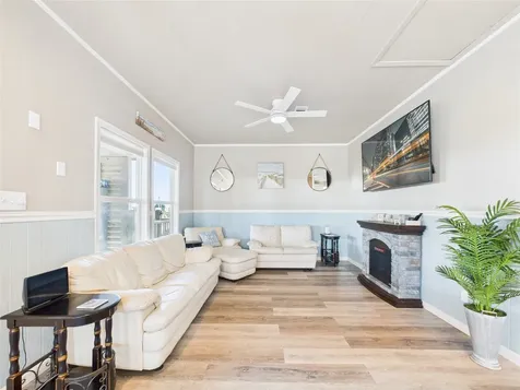 842 Main Street Crystal Beach TX 77650
