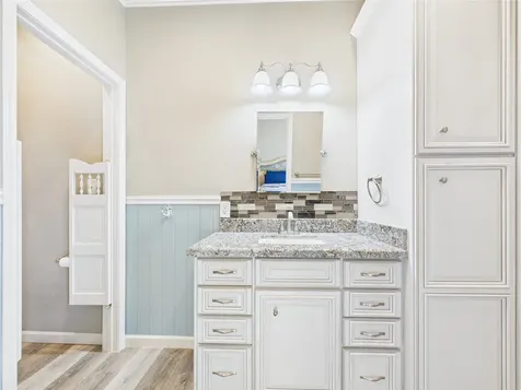 842 Main Street Crystal Beach TX 77650