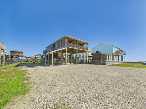 842 Main Street Crystal Beach TX 77650