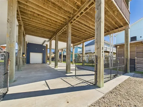842 Main Street Crystal Beach TX 77650