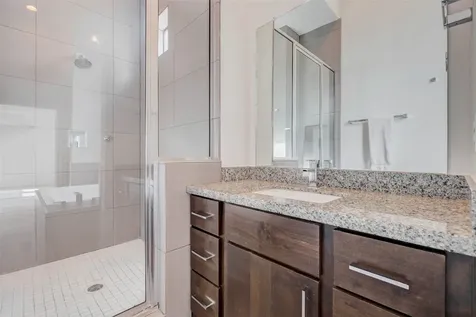 2913 Leeland Street Houston TX 77003