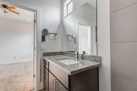2913 Leeland Street Houston TX 77003