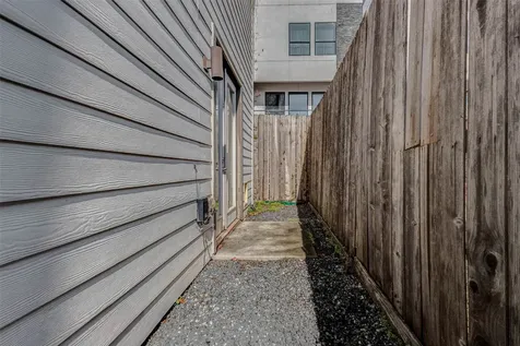 2913 Leeland Street Houston TX 77003