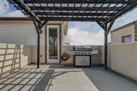 2913 Leeland Street Houston TX 77003