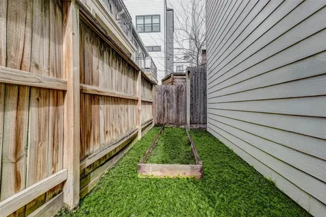 2913 Leeland Street Houston TX 77003