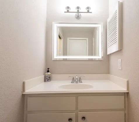 401 Lakeside Lane 111 Nassau Bay TX 77058