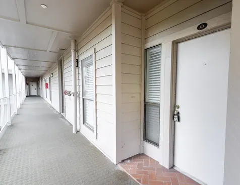 401 Lakeside Lane 111 Nassau Bay TX 77058