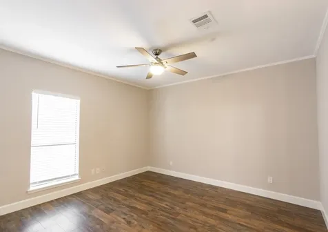 401 Lakeside Lane 111 Nassau Bay TX 77058