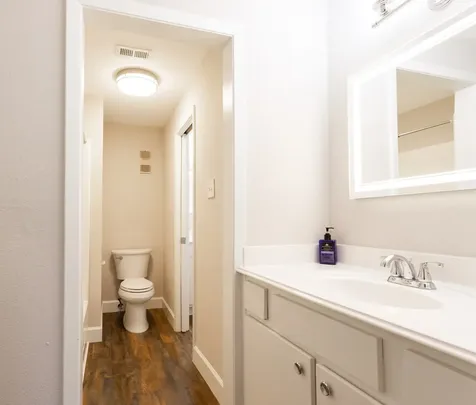 401 Lakeside Lane 111 Nassau Bay TX 77058