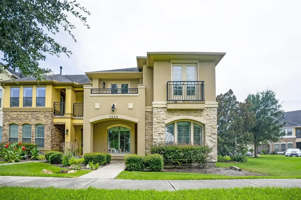 2043 Palm Forest Lane Houston TX 77077