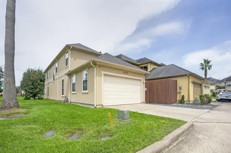 2043 Palm Forest Lane Houston TX 77077