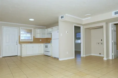 123 W 6th Street 2 Freeport TX 77541