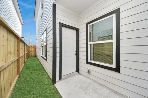 4011 Elmwood Street Houston TX 77051