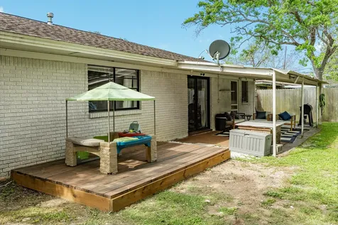 621 Southside Drive Angleton TX 77515