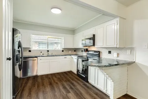 621 Southside Drive Angleton TX 77515
