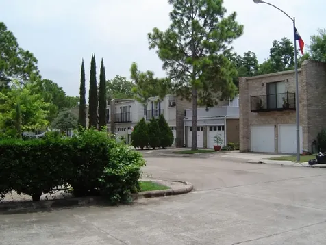 18 Townhouse Court Bellaire TX 77401