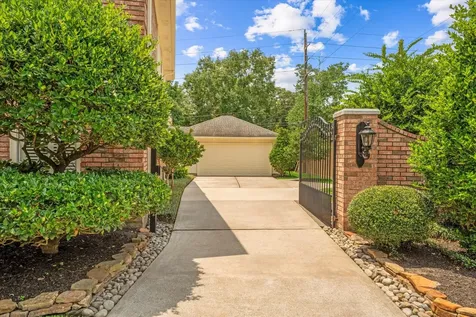 19309 Dianeshire Drive Spring TX 77388