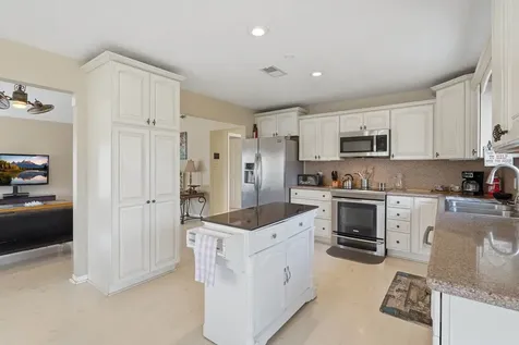 360 S Lakeside Drive Huntsville TX 77320
