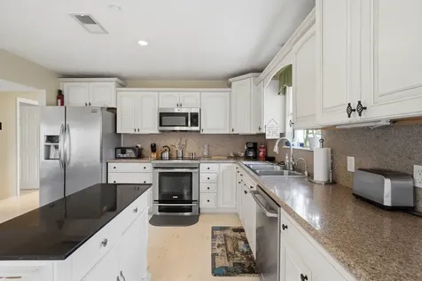 360 S Lakeside Drive Huntsville TX 77320