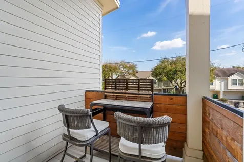 807 Nicholson Street Houston TX 77007