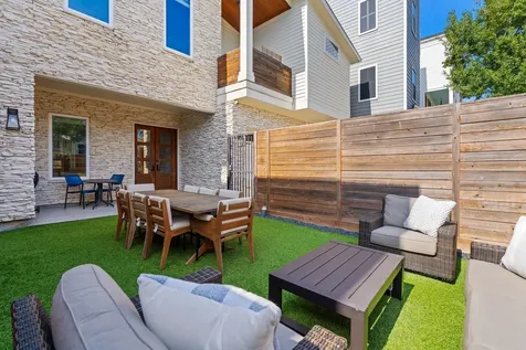 807 Nicholson Street Houston TX 77007