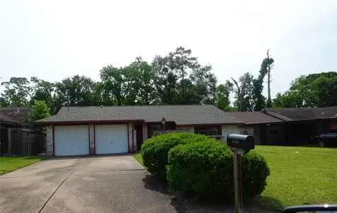 10642 Wolbrook Street Houston TX 77016