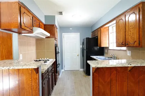 10642 Wolbrook Street Houston TX 77016