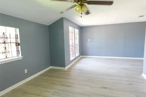 10642 Wolbrook Street Houston TX 77016
