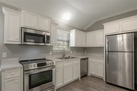 100 Shorewood Drive Riverside TX 77320