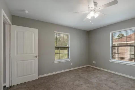 100 Shorewood Drive Riverside TX 77320