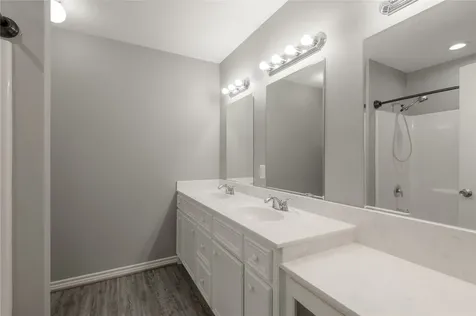 100 Shorewood Drive Riverside TX 77320