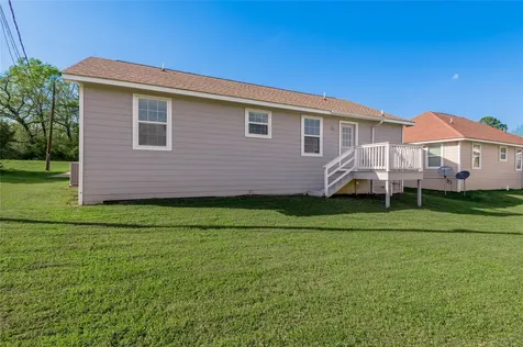 100 Shorewood Drive Riverside TX 77320