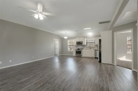 100 Shorewood Drive Riverside TX 77320