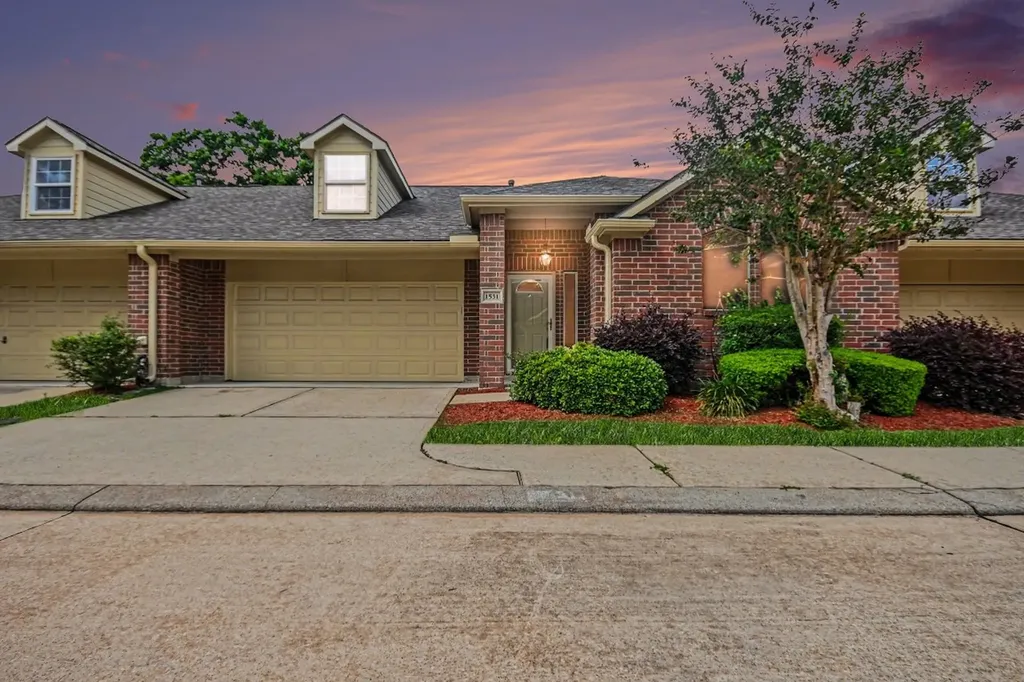 1531 Village Townhome Drive Pasadena TX 77504