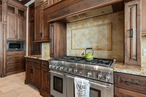 64 Benthaven W Montgomery TX 77356