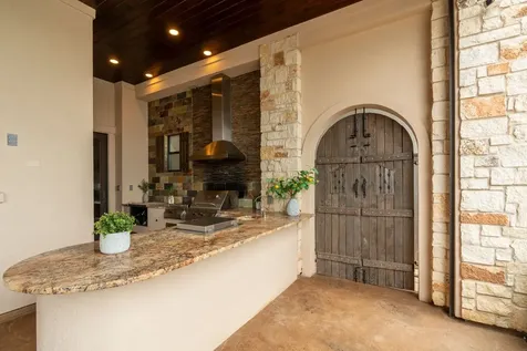 64 Benthaven W Montgomery TX 77356