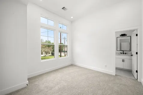 5516 Hardy Street Houston TX 77009