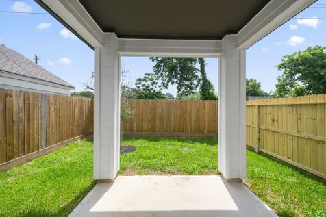 5516 Hardy Street Houston TX 77009