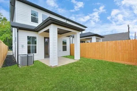 5516 Hardy Street Houston TX 77009