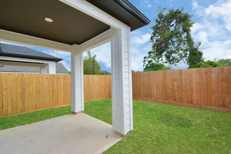5516 Hardy Street Houston TX 77009