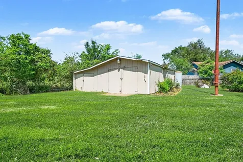 1703 Burnett Drive Baytown TX 77520