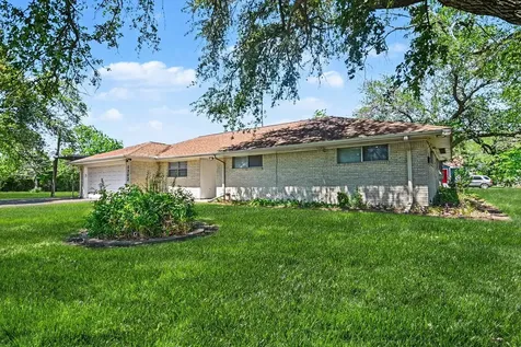 1703 Burnett Drive Baytown TX 77520