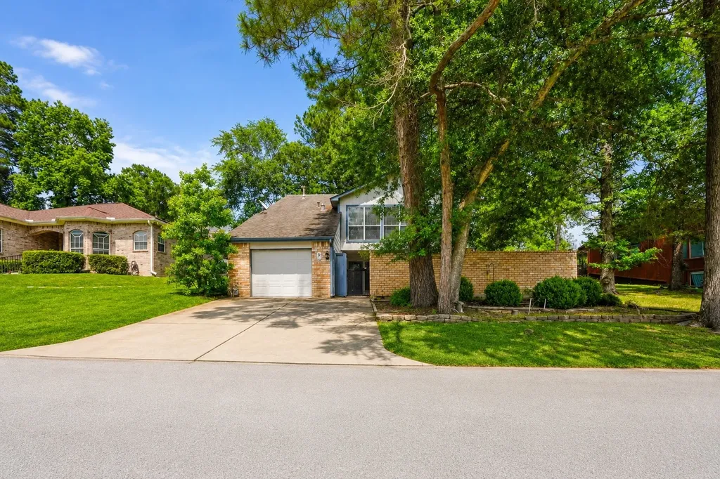9 Lakeview Manor Huntsville TX 77340