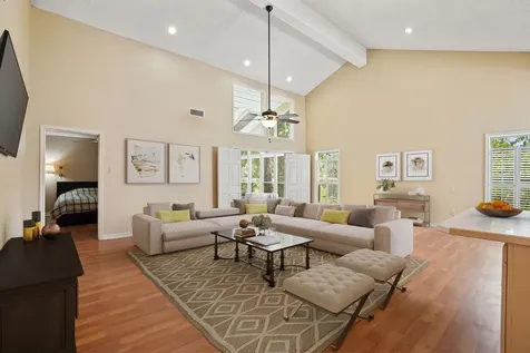 9 Lakeview Manor Huntsville TX 77340
